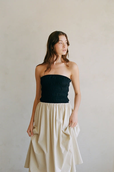 STRAPLESS FLARE MIDI DRESS