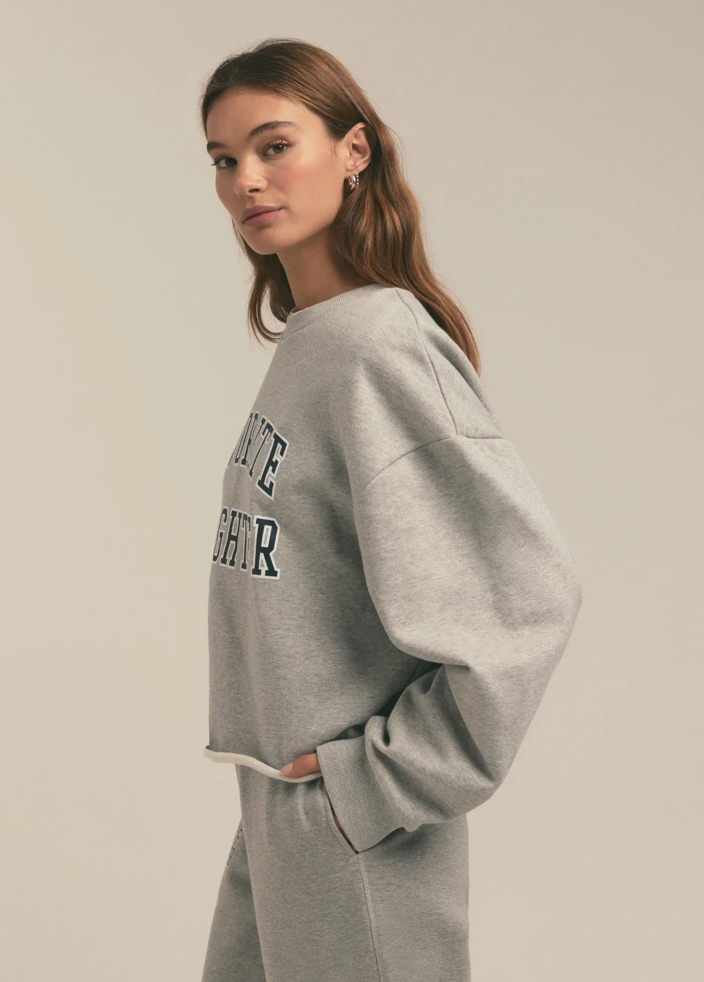 FAVORITE DAUGHTER THE CROPPED COLLEGIATE SWEATSHIRT